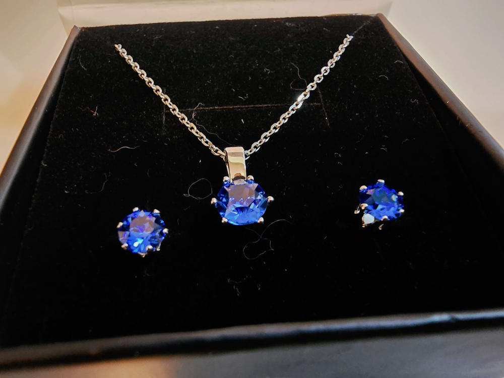 Customer photo review of Birthstone Earrings 18k White Gold Plated Stud Earrings with 1ct Solitaire Swarovski Crystals