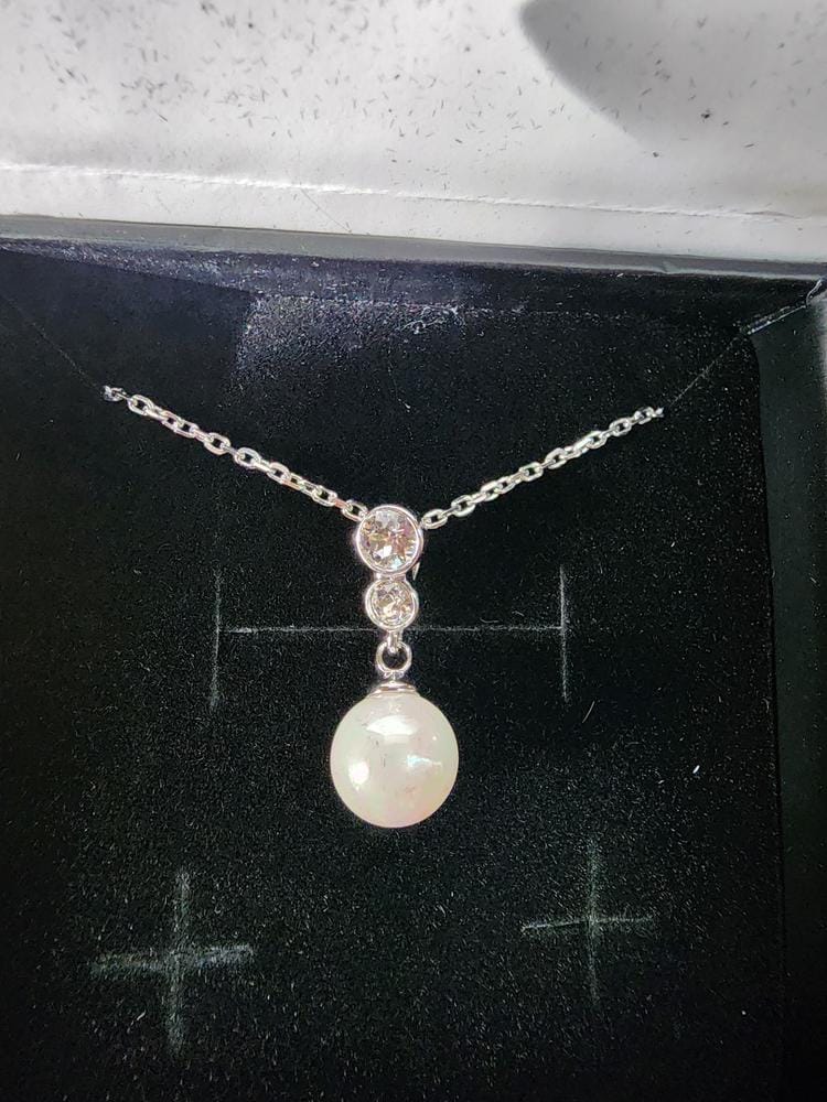 Customer photo review of Genevieve 18k White Gold Plated Pearl Pendant Necklace with Swarovski Crystals