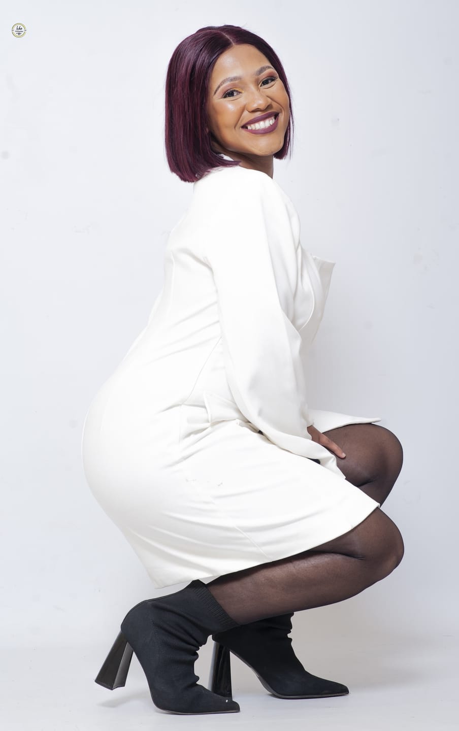 Customer photo review of Sleek Super Double Drawn Burgundy Glueless 8 inch Bob