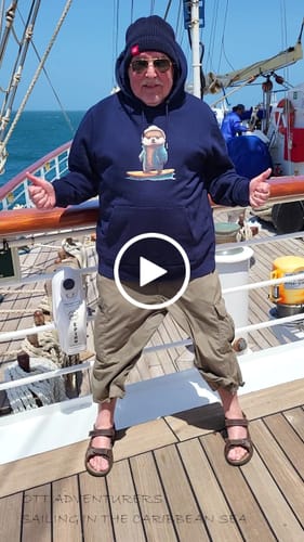 Customer video review of Cooler Otter - Bio Unisex Hoodie (PREMIUM)