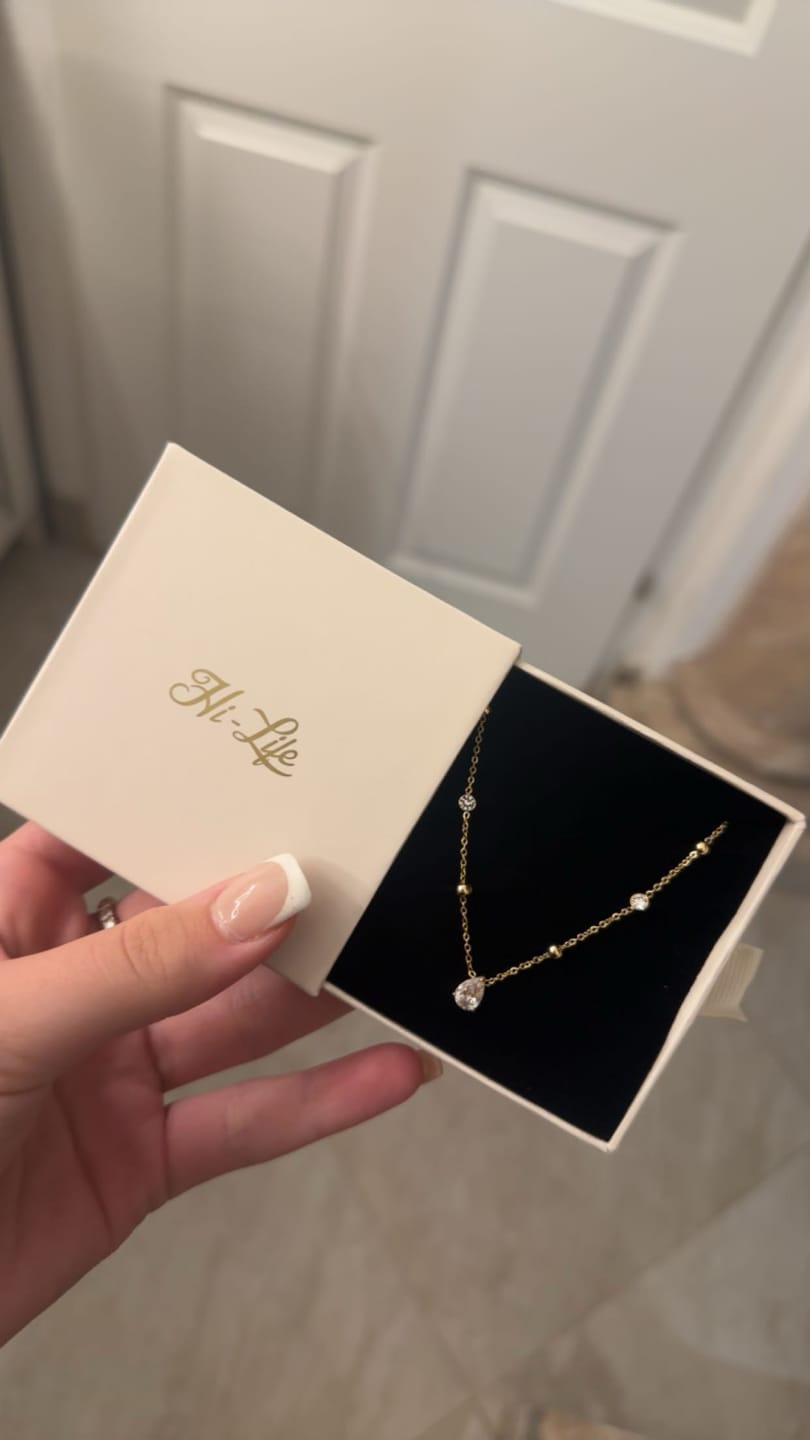 Customer photo review of Good Vibes Elegance Kette 14K Vergoldet