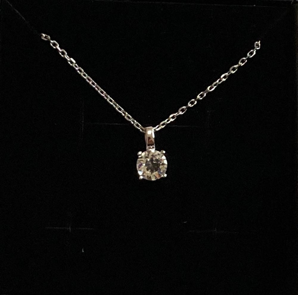 Customer photo review of Araylia 18k White Gold Plated Necklace with Solitaire Round Cut Swarovski Crystal