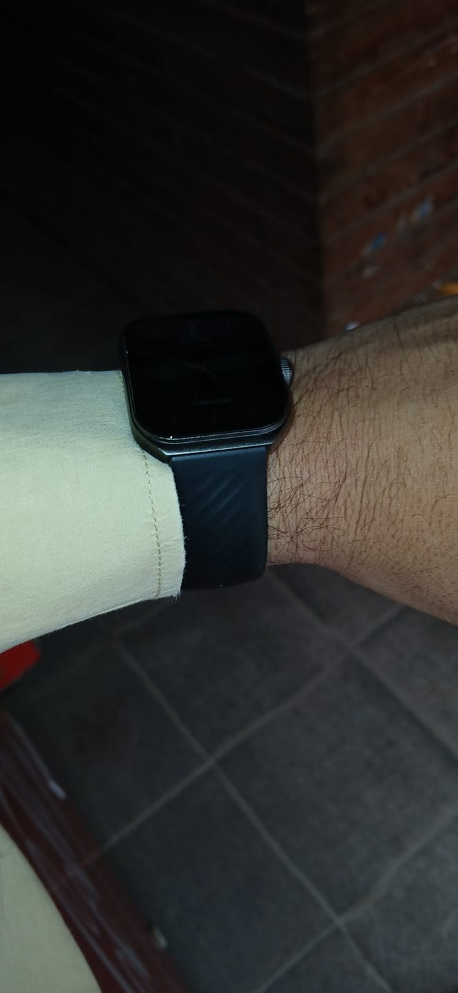 Customer photo review of Prestige Chain Smartwatch + Silicon Strap