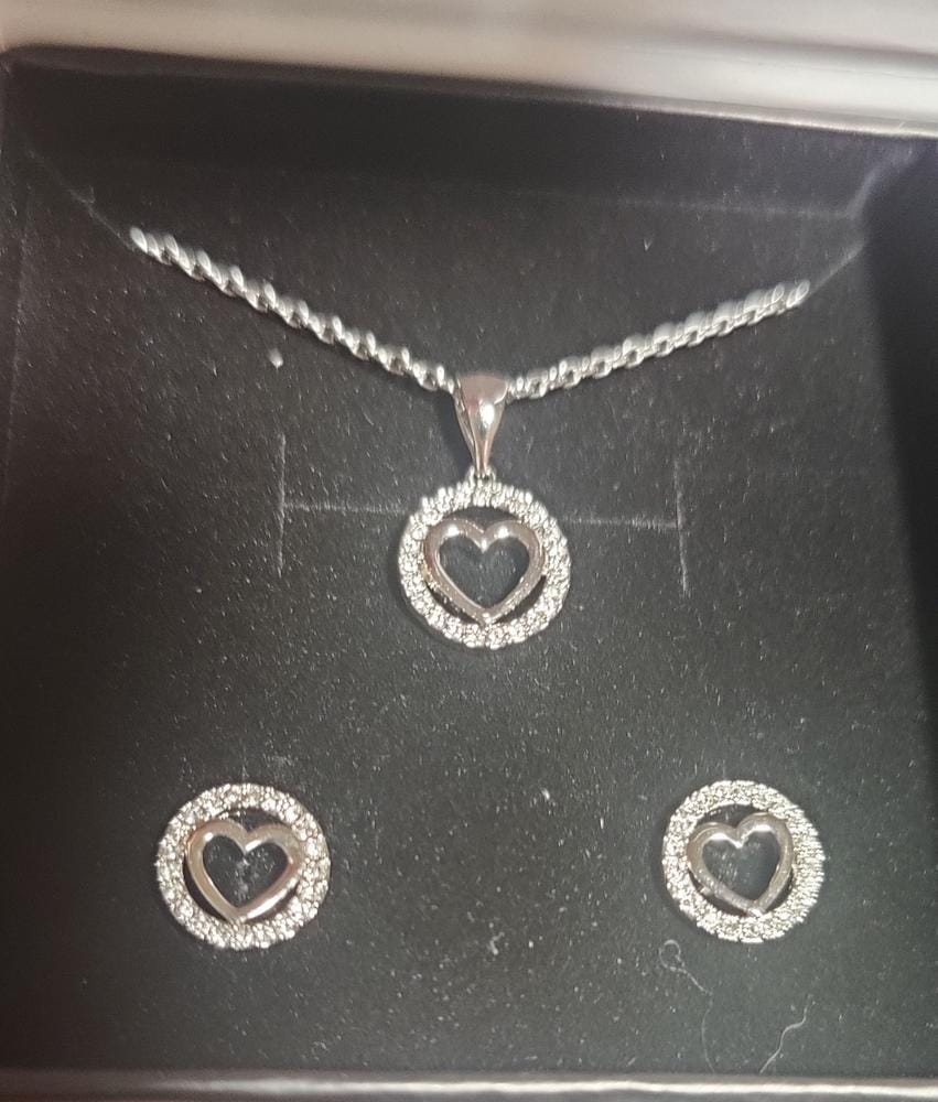 Customer photo review of Khaleesi 18k White Gold Plated Silver Heart Necklace and Earring Set with Swarovski Crystals