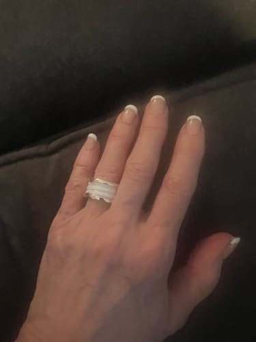 Customer photo review of ZERO 1 FOUR-BAND LOOPS AND WHITE CERAMIC SPIRAL PINK GOLD RING