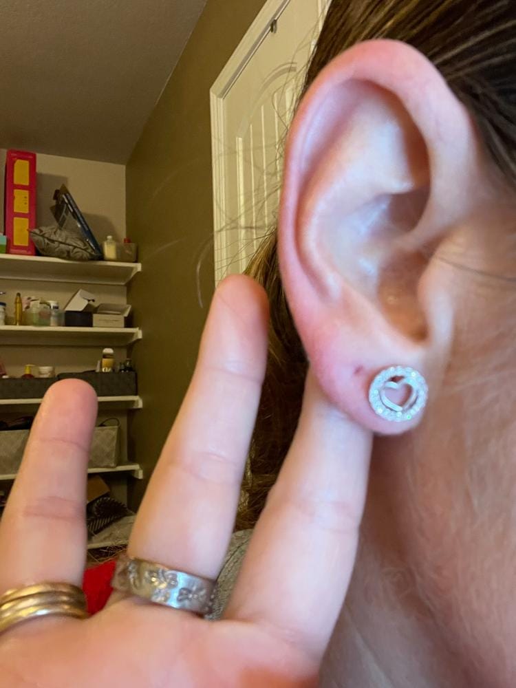 Customer photo review of Khaleesi 18k White Gold Plated Silver Heart Necklace and Earring Set with Swarovski Crystals