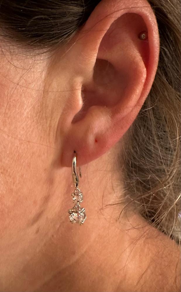 Customer photo review of Betty 18k White Gold Plated Shell Pearl Drop Dangle Earrings with Swarovski Crystals