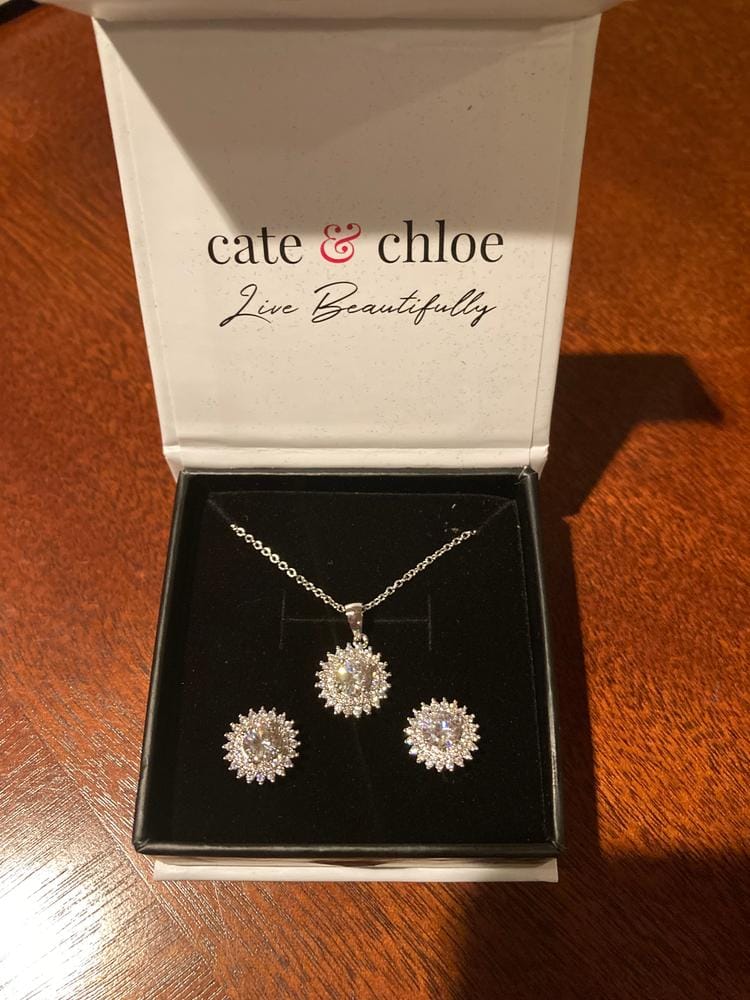 Customer photo review of Cordelia 18k White Gold Plated Silver Pendant Necklace with Simulated Diamond Crystals