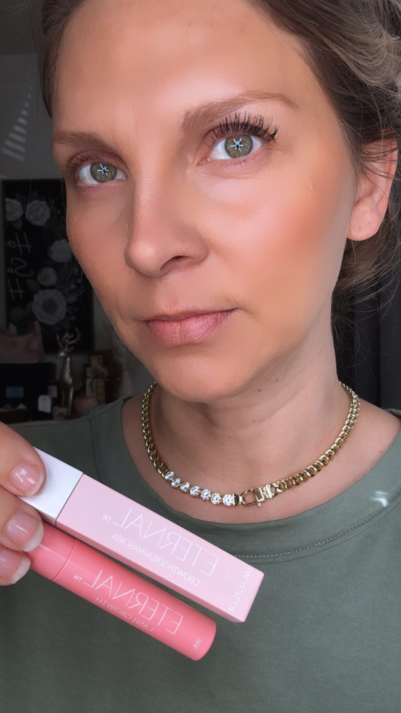 Customer photo review of Everlasting Growth Serum Mascara