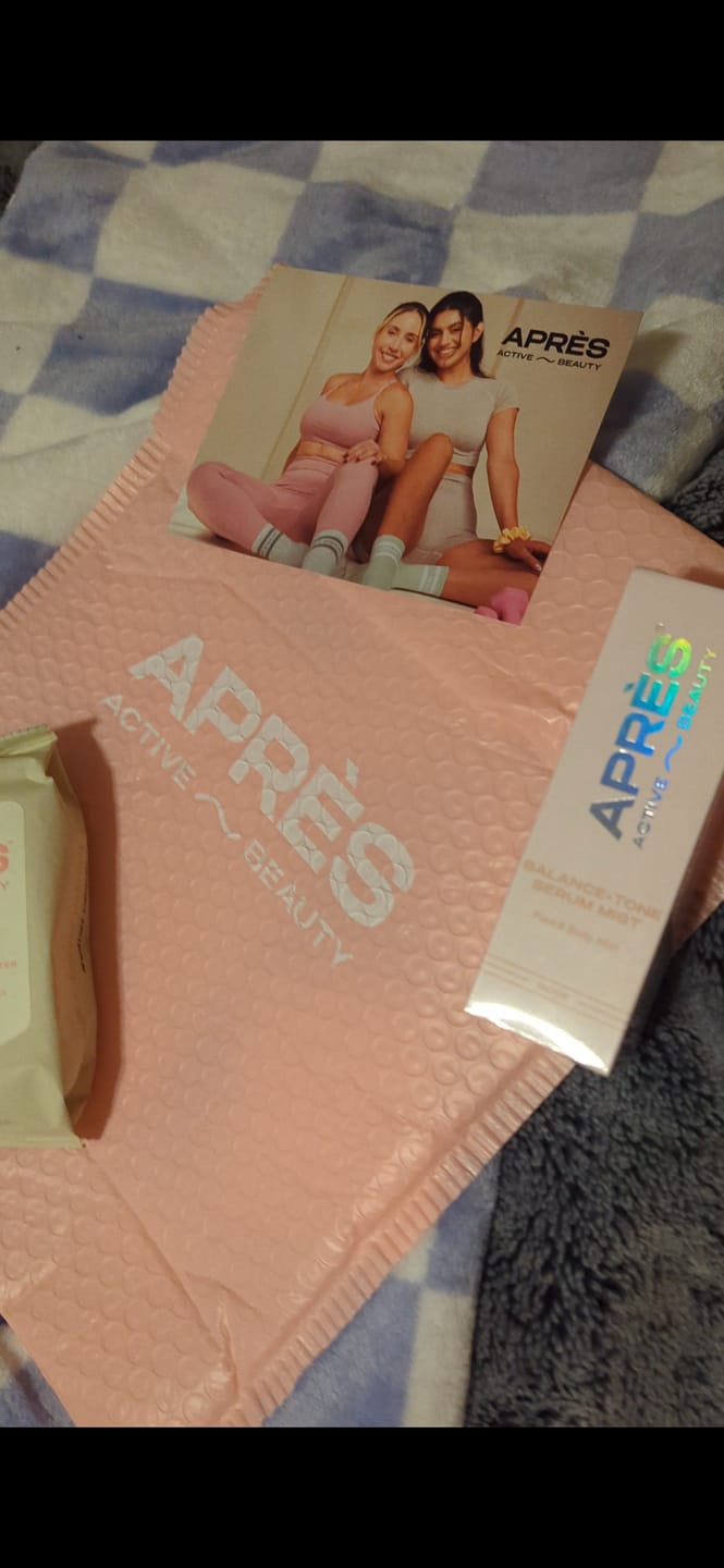 Customer photo review of Balancing Serum Face + Body Mist