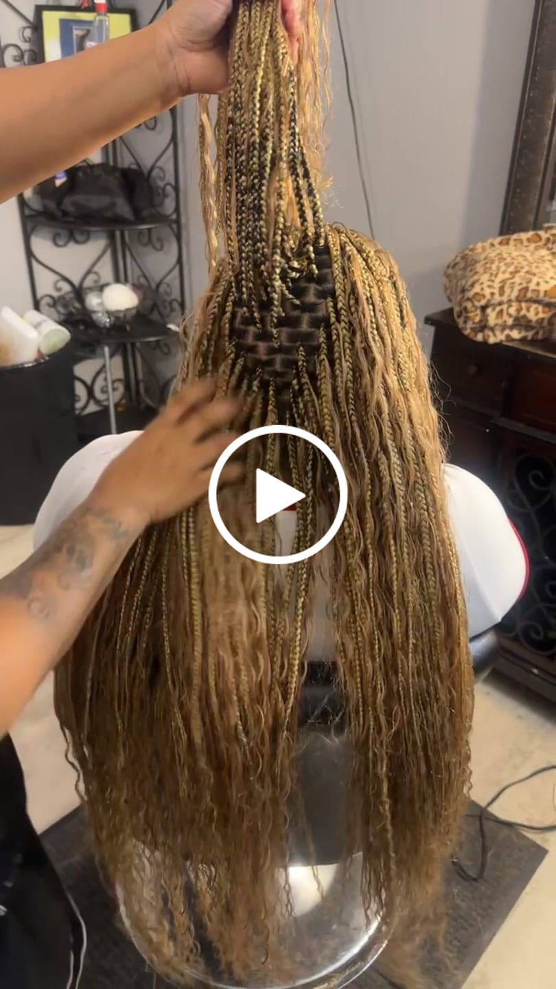 Customer video review of Double Drawn Burmese Color #27 Honey Blonde Deep Wave Human Hair Bulk