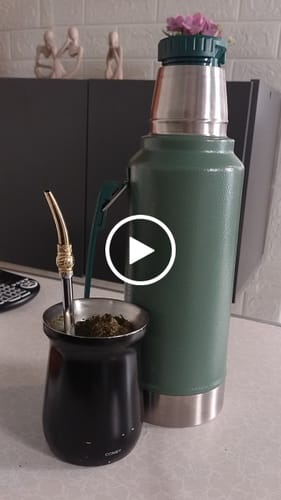 Customer video review of Termo Acero Inoxidable Liso 1 L Con Asa Con Tapón Cebador