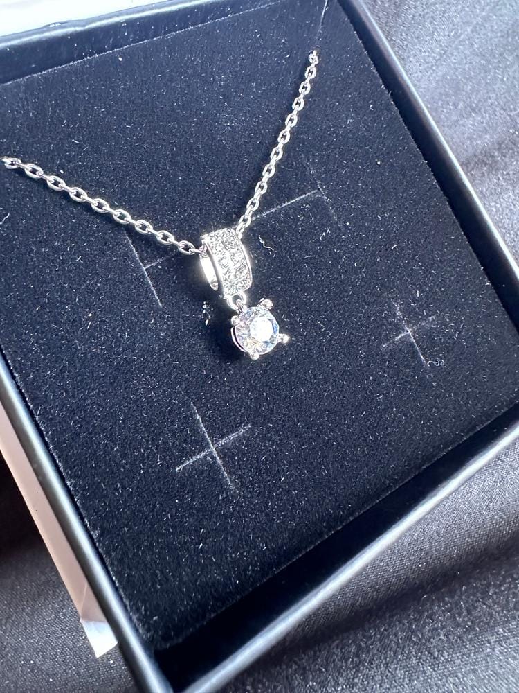 Customer photo review of Monroe 18k White Gold Pendant Necklace with Round Cut Swarovski Crystals