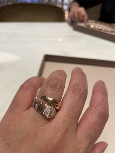 Customer photo review of SERPENTI RING PINK GOLD DIAMOND