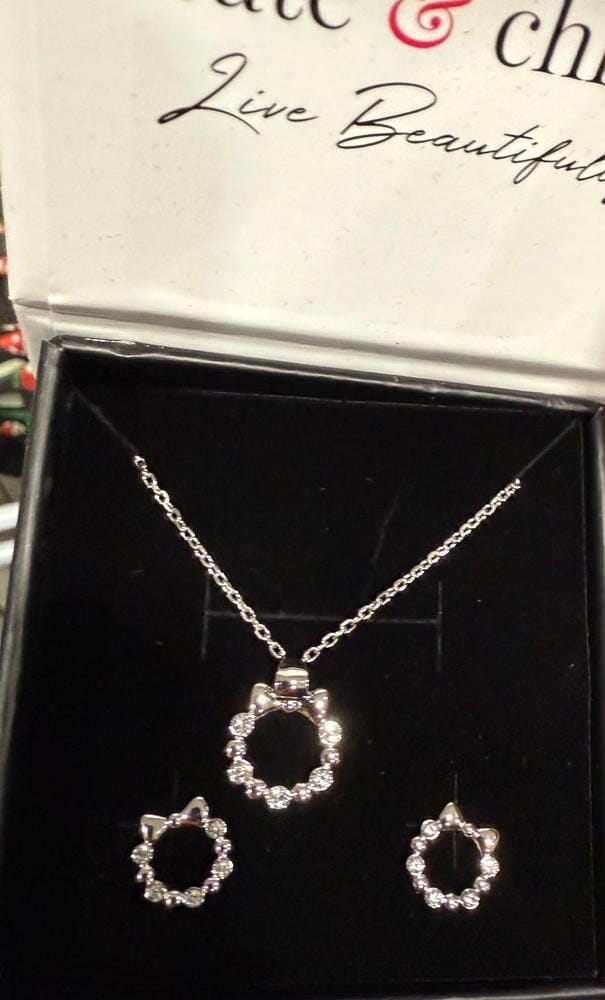 Customer photo review of Edith 18k White Gold Plated Silver Ribbon Necklace and Earring Set with Swarovski Crystals