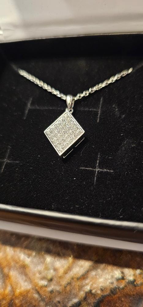 Customer photo review of Lennon 18k White Gold Diamond Shaped Pendant Necklace with Swarovski Crystals