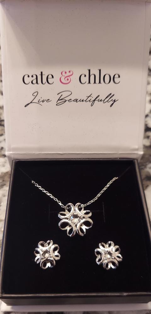 Customer photo review of Alexis 18k White Gold Plated Flower Pendant Necklace with Swarovski Crystal