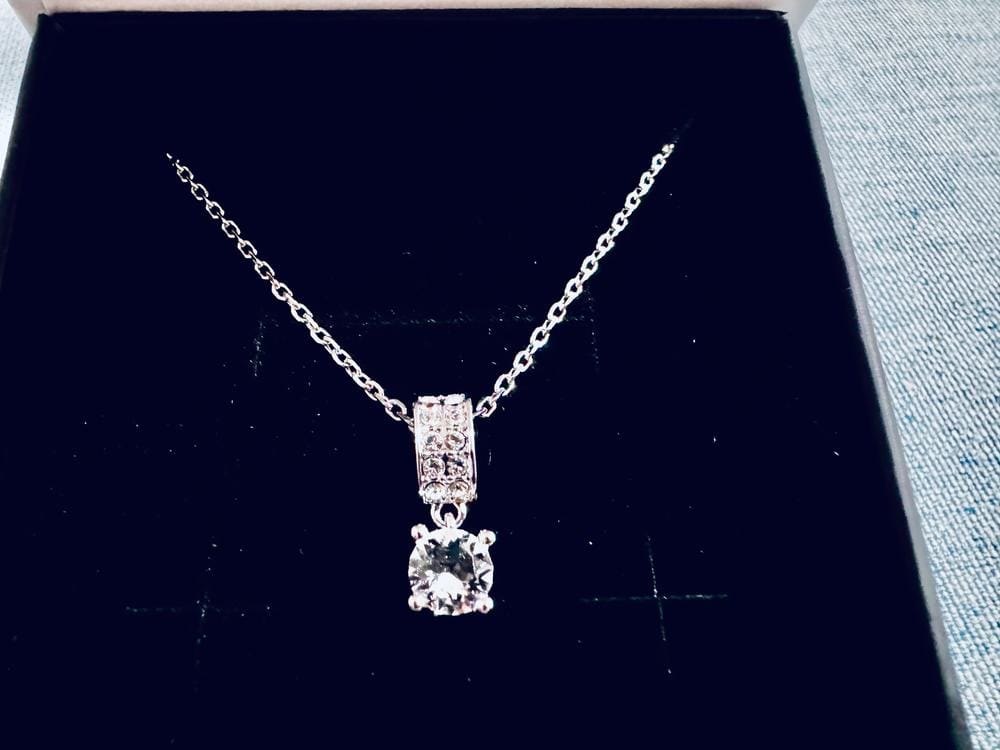 Customer photo review of Monroe 18k White Gold Pendant Necklace with Round Cut Swarovski Crystals