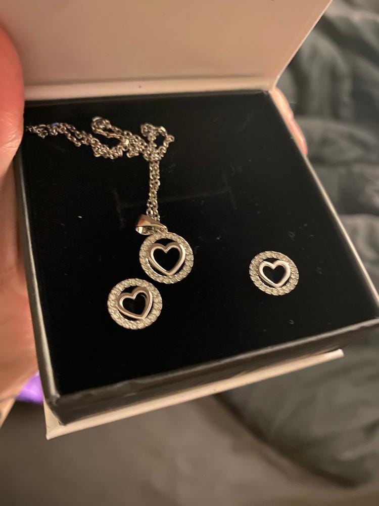 Customer photo review of Khaleesi 18k White Gold Plated Silver Heart Necklace and Earring Set with Swarovski Crystals
