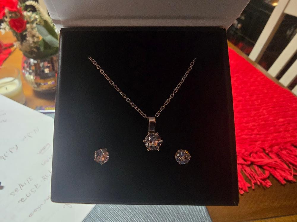 Customer photo review of Birthstone Earrings 18k White Gold Plated Stud Earrings with 1ct Solitaire Swarovski Crystals