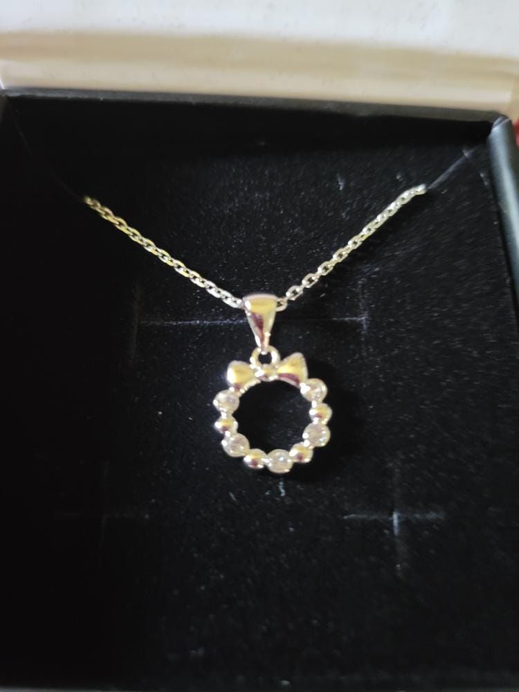 Customer photo review of Edith 18k White Gold Plated Silver Ribbon Necklace with Swarovski Crystals