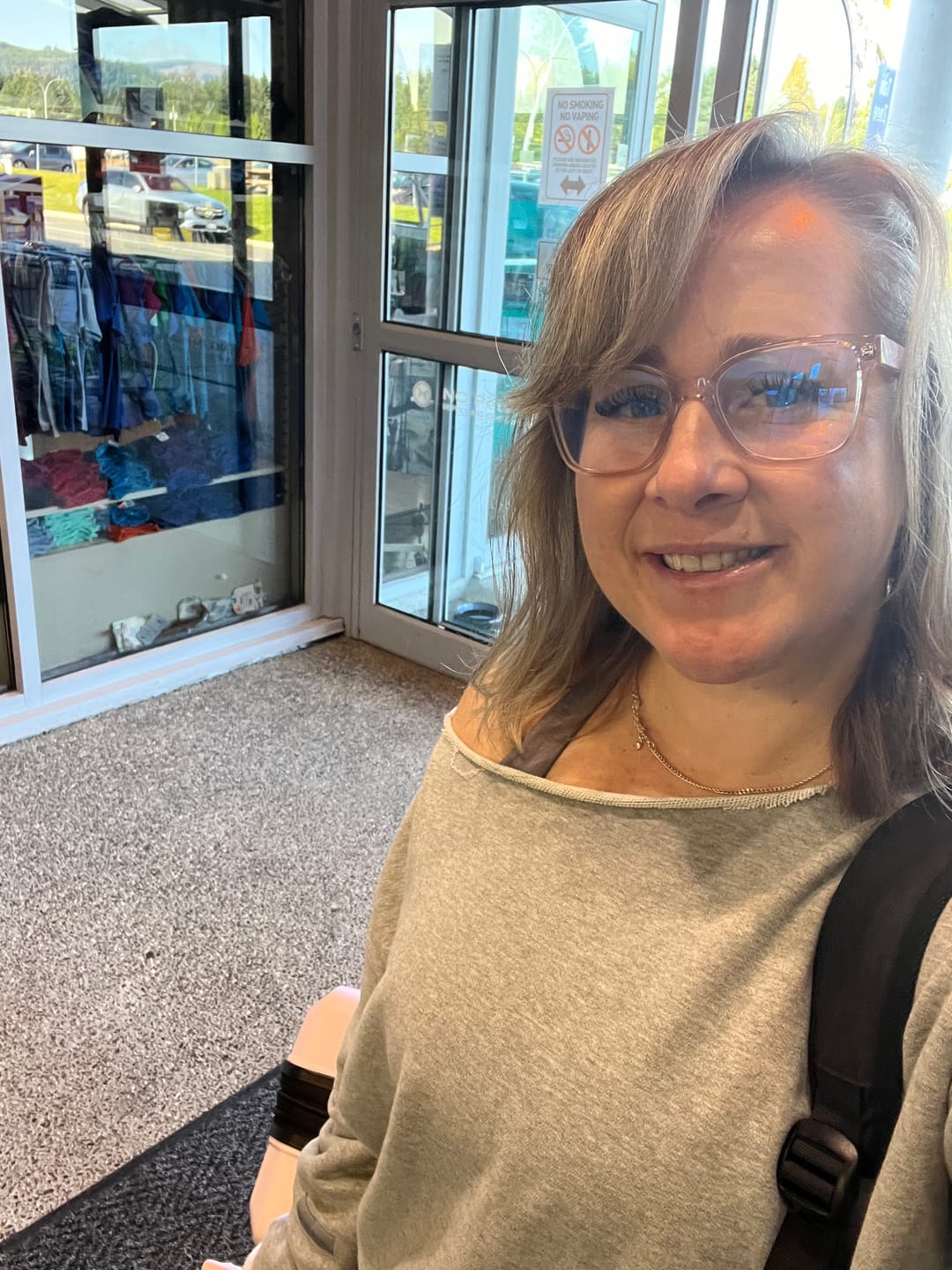 Customer photo review of Weekender Sweat Shirt