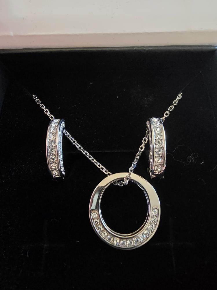 Customer photo review of Viviana 18k White Gold Plated Hoop Pendant Necklace with Swarovski Crystals