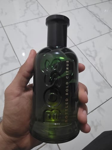 Reseña con foto de un cliente sobre Perfume Hugo Boss Bottled Bold Citrus 200ml EDP