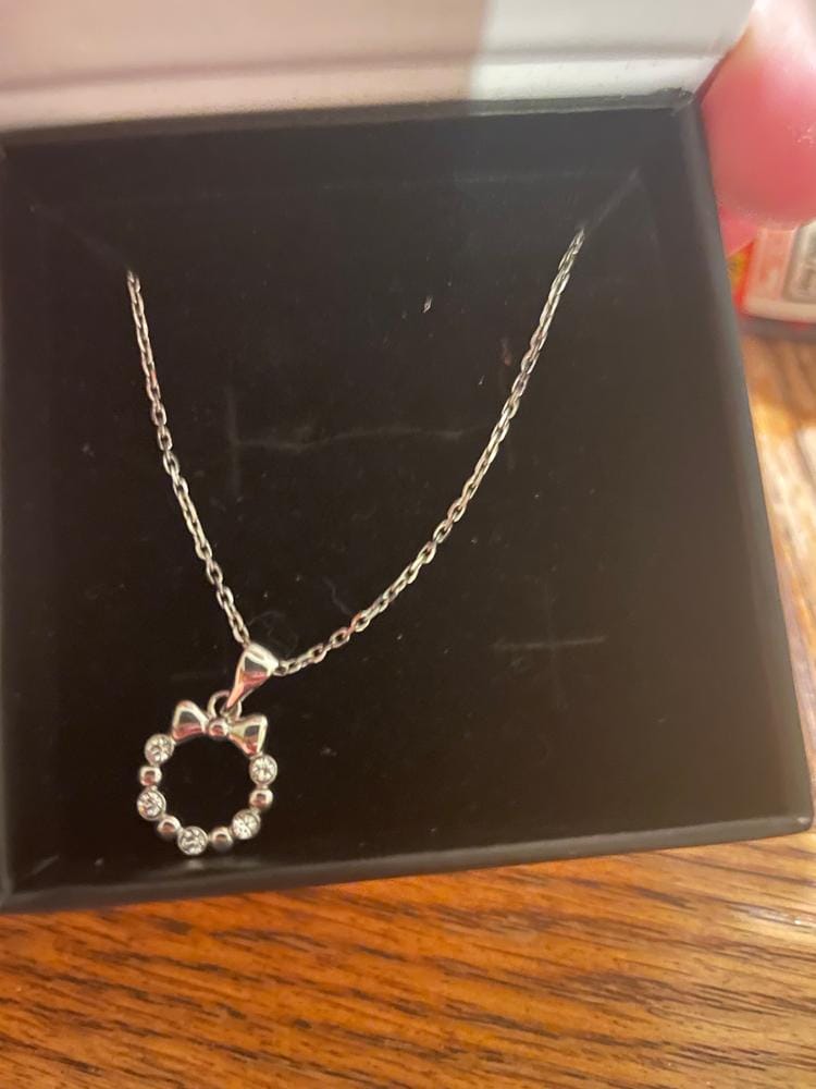 Customer photo review of Edith 18k White Gold Plated Silver Ribbon Necklace with Swarovski Crystals