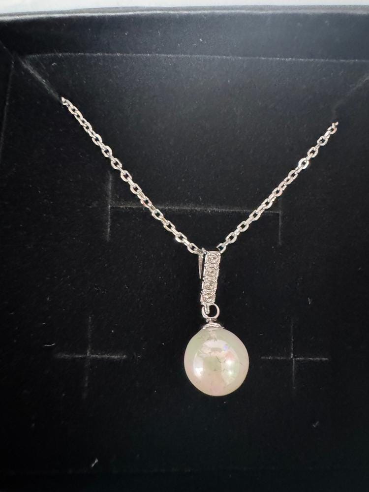 Customer photo review of Gabrielle 18k White Gold Pearl Drop Pendant Necklace with Swarovski Crystals