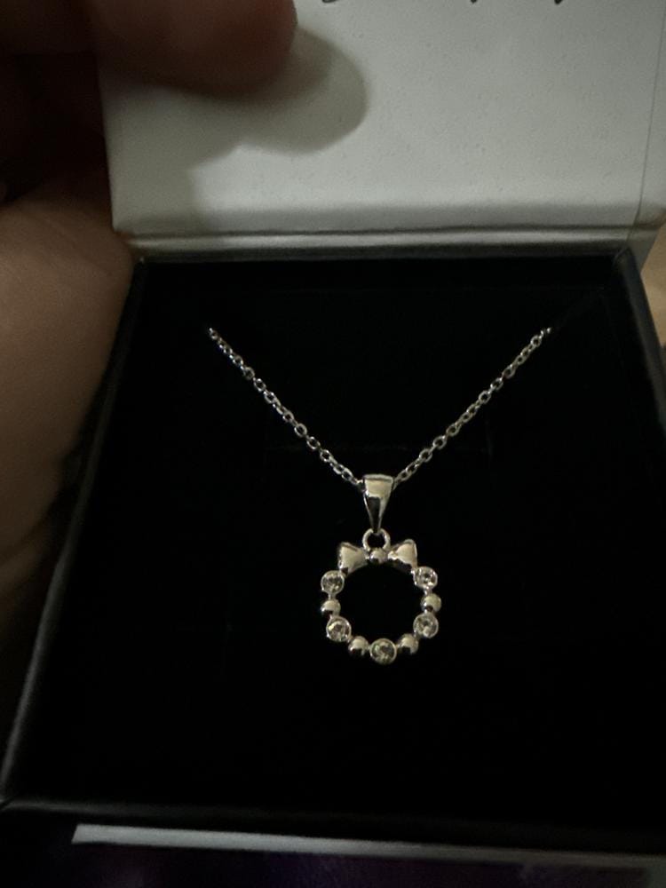 Customer photo review of Edith 18k White Gold Plated Silver Ribbon Necklace with Swarovski Crystals