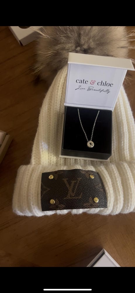 Customer photo review of Zara 18k White Gold Plated Pendant Necklace with Round Cut Swarovski Crystals