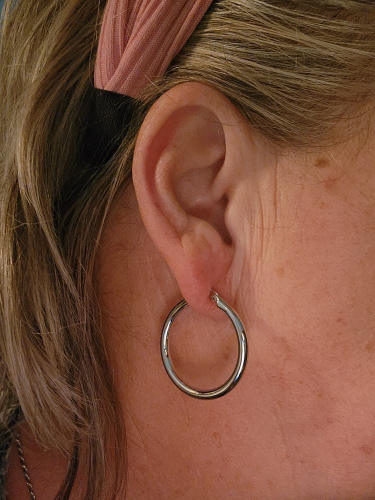 Customer photo review of Amy 18k White Gold Plated 20mm/30mm Hoop Earrings - Fab Fav Deals