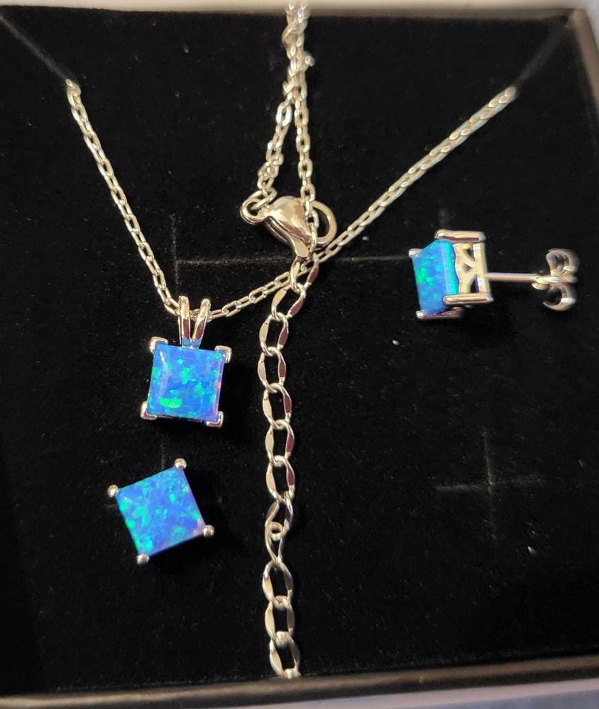 Customer photo review of Amphitrite 18k White Gold Plated Stud Earring and Necklace Set with Princess Cut Opal Stones