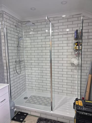 Customer photo review of 1700 x 800mm Stone Walk-In Shower Tray & 8mm Screen Pack