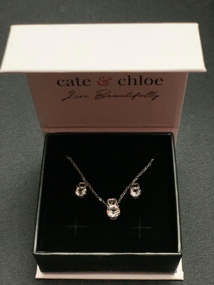 Customer photo review of Marian 18k White Gold Plated Heart Pendant Necklace with Swarovski Crystal