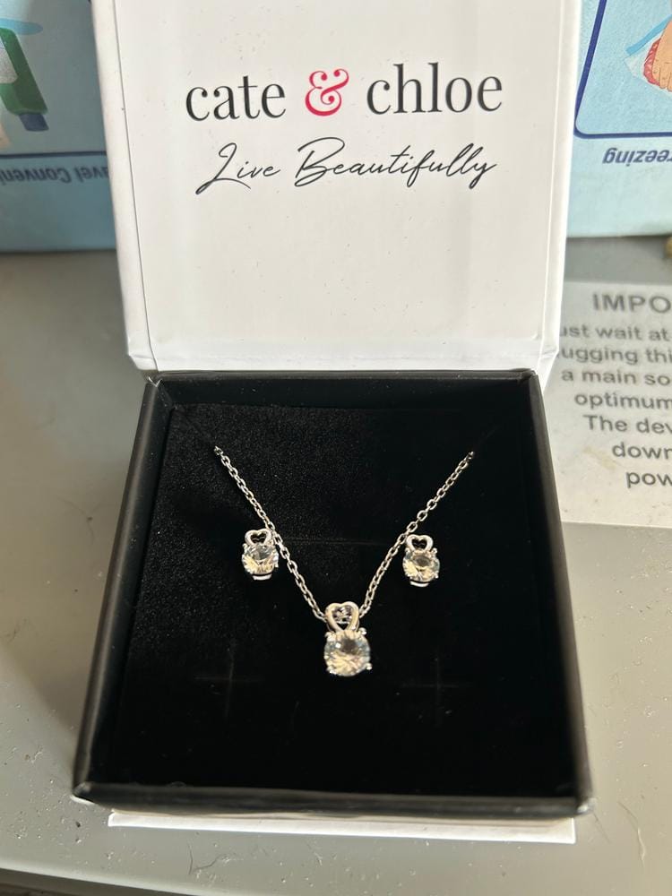 Customer photo review of Marian 18k White Gold Plated Heart Pendant Necklace with Swarovski Crystal