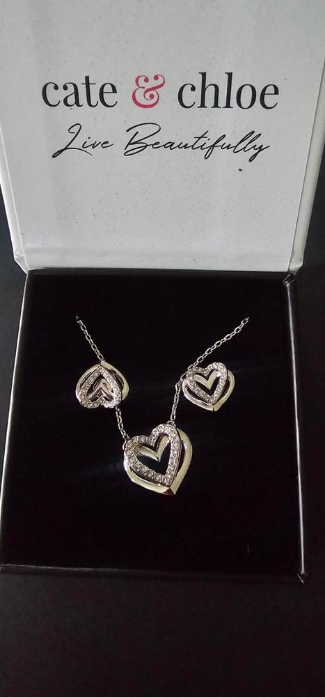 Customer photo review of Cathy 18k White Gold Plated Necklace with Swarovski Crystals