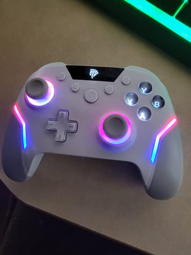 Customer photo review of EasySMX® X20 Multiplatform Gaming Controller with Trigger Lock And Hall Effect Sensors