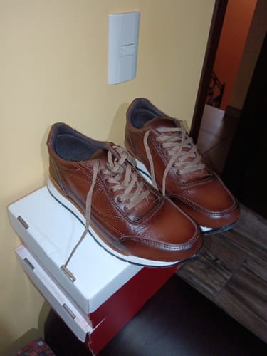 Customer photo review of Tenis de Piel Artesanales Hombre Toronto - Shedrón