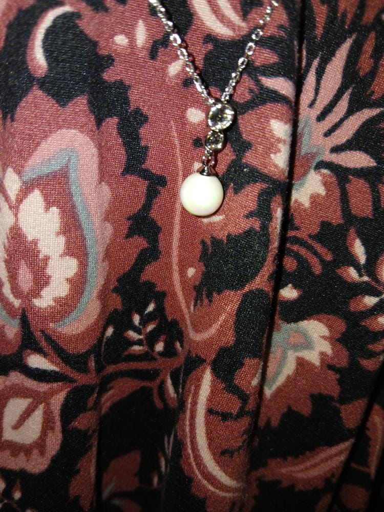 Customer photo review of Genevieve 18k White Gold Plated Pearl Pendant Necklace with Swarovski Crystals