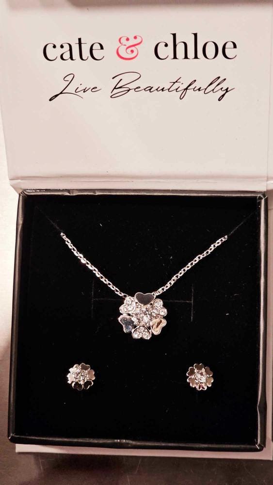 Customer photo review of Khloe 18k White Gold Plated Flower Heart Necklace with Crystals