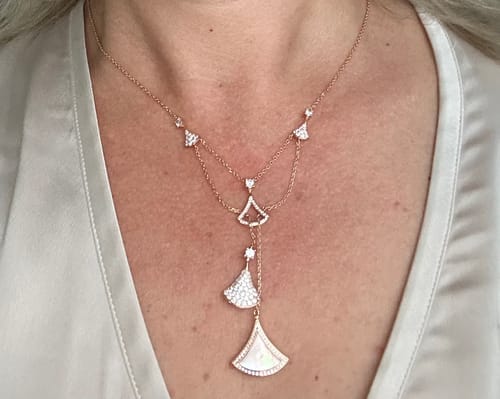 Customer photo review of DREAM NECKLACE  3 MOTIF WHITE MOP DIAMOND