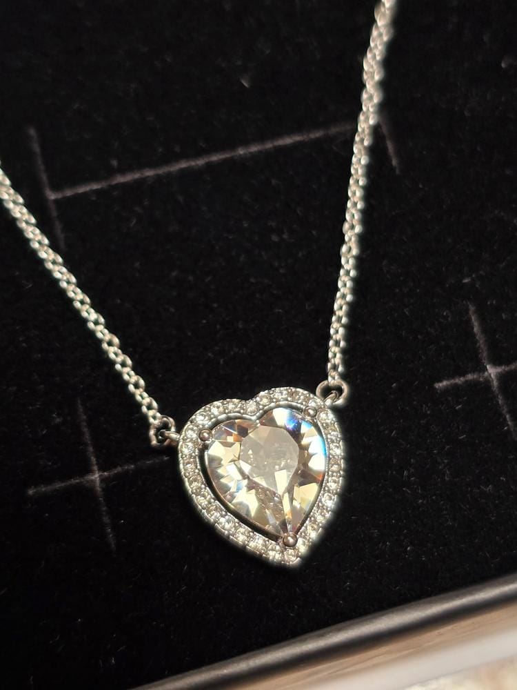 Customer photo review of Tara 18k White Gold Plated Halo Heart Pendant Necklace with Swarovski Crystals