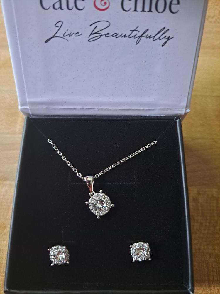 Customer photo review of Raylee 18k White Gold Plated Halo Pendant Necklace with Swarovski Crystals