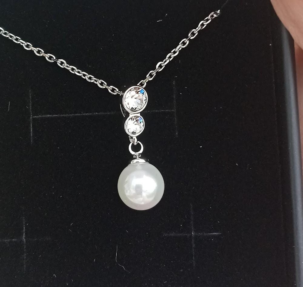Customer photo review of Genevieve 18k White Gold Plated Pearl Pendant Necklace with Swarovski Crystals