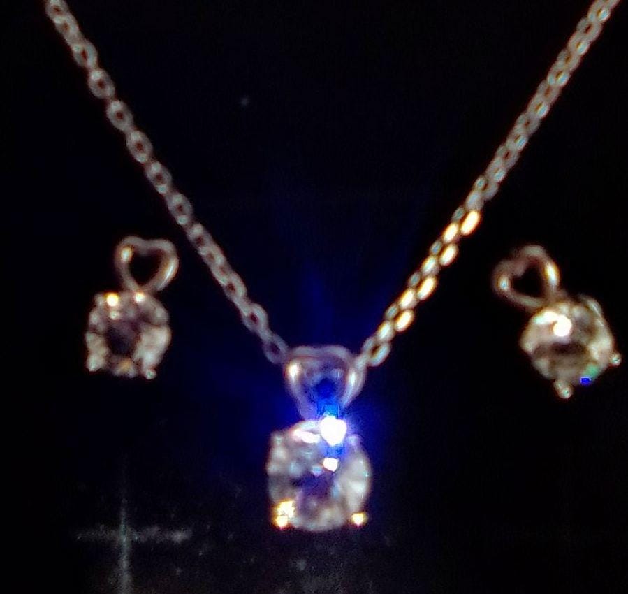 Customer photo review of Marian 18k White Gold Plated Heart Pendant Necklace with Swarovski Crystal