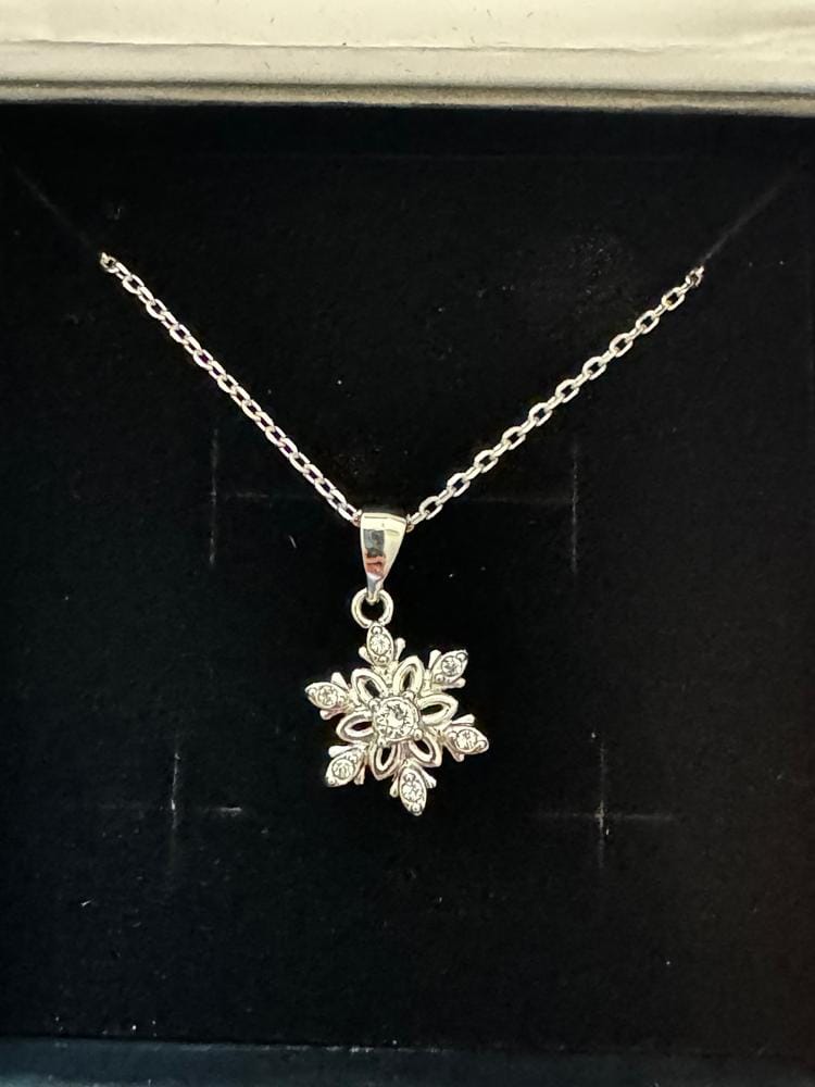 Customer photo review of Sunny 18k White Gold Plated Crystal Necklace with Swarovski Crystals