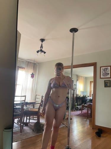Customer photo review of VIVIAN SCRUNCH BOTTOM - ULTRA VIOLET