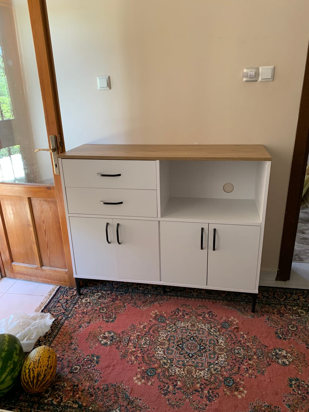 Customer photo review of Rani JE166 Kahve Köşesi Çok Amaçlı Dolap 4 Kapaklı 2 Çekmeceli Kiler Mutfak Dolabı Beyaz - Sepet Ceviz